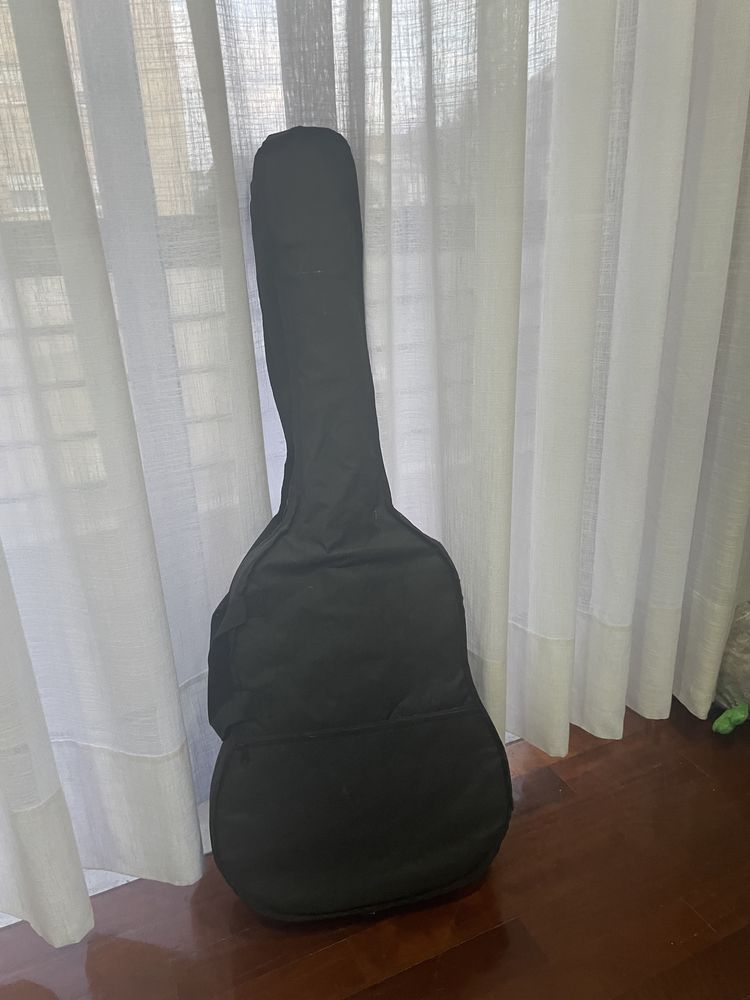 Guitarra clássica nova