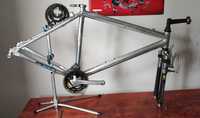 Rama rowerowa MTB 26" aluminium z widelcem mechanizm korbowy 48 cm