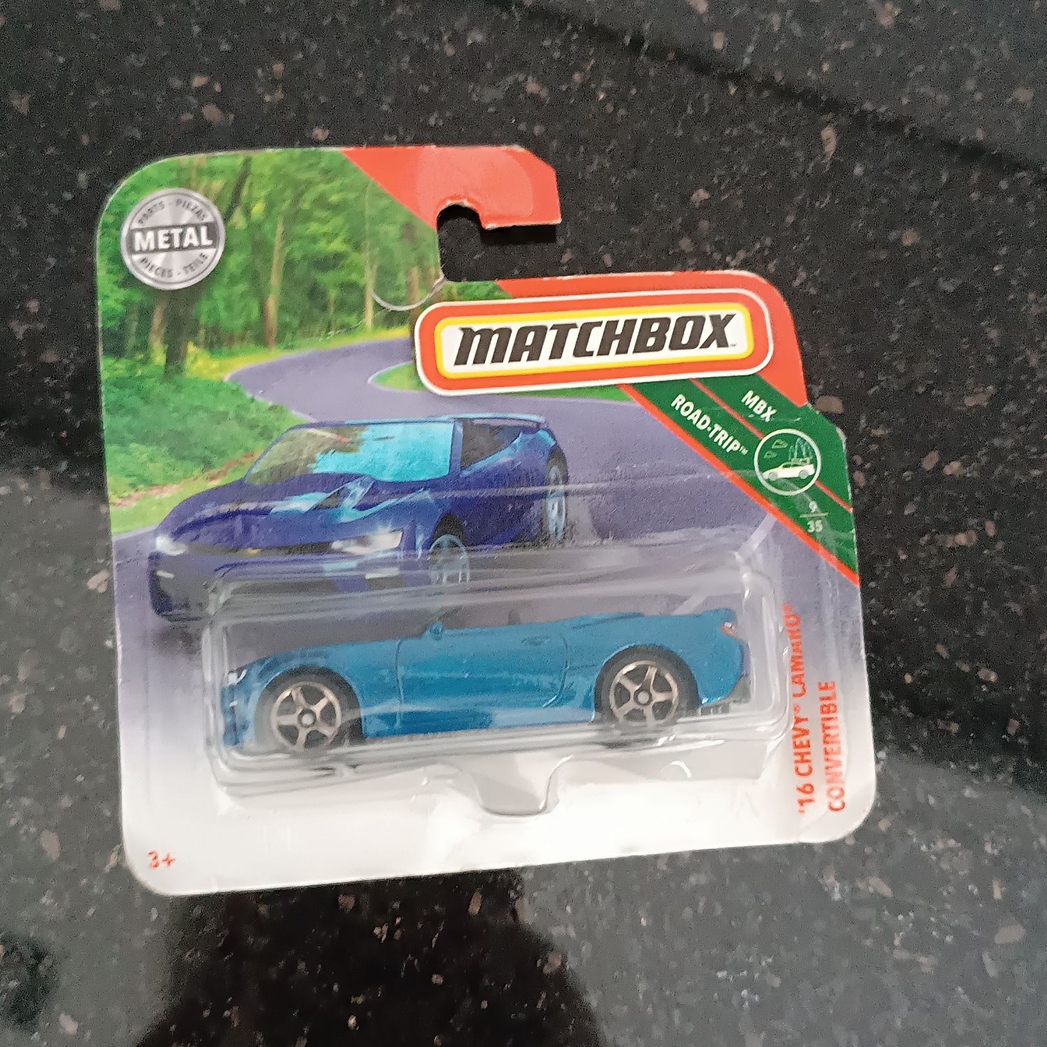 ́ 16 Chevy Camaro Cabrio - MATTEL MATCHBOX autko