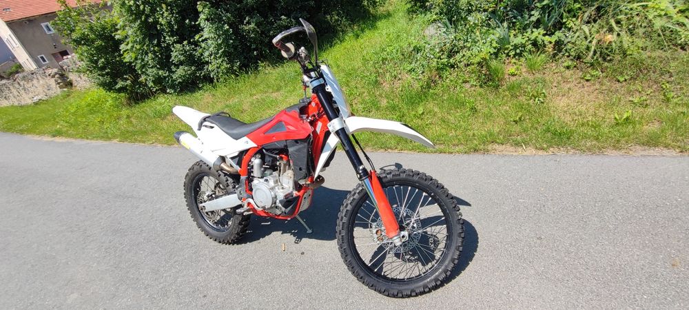 SWM cross RS300R 15 KM  sprzedam lub zamienię