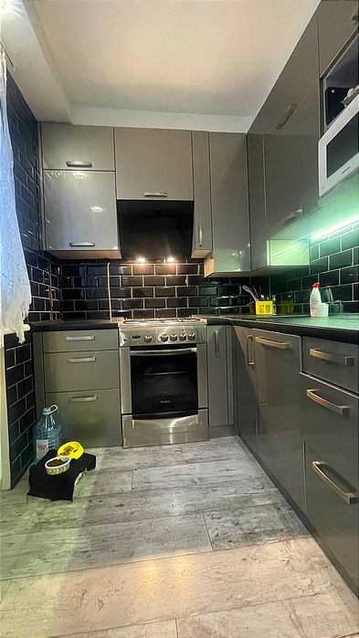 Продам  Квартиру. Черёмушки.