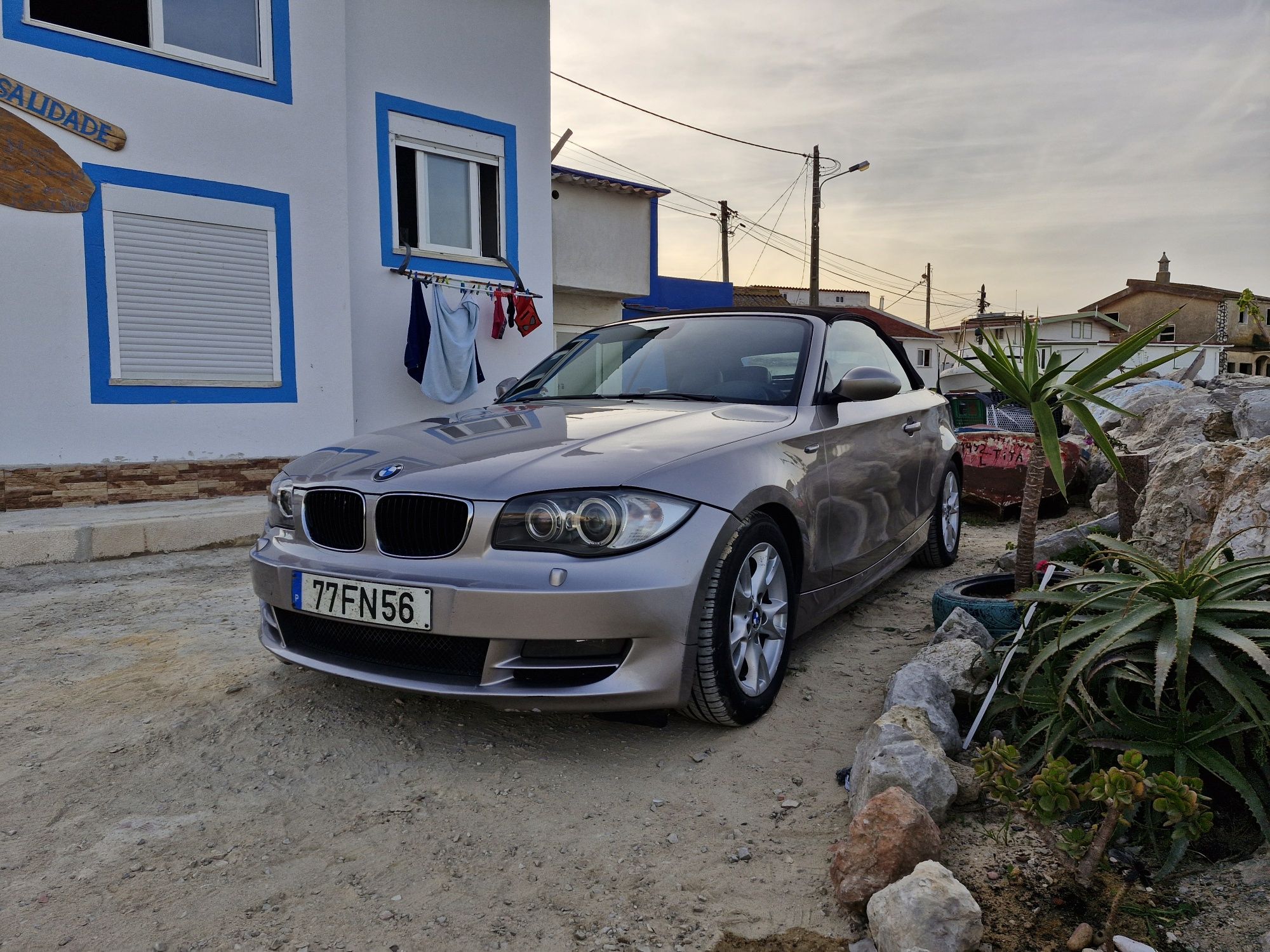 Bmw 120d  cabrio com 200cv ou troco por carro mais familiar ,dou acert