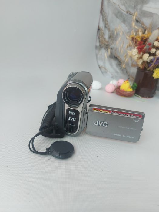 Відео камера JVC 800X
