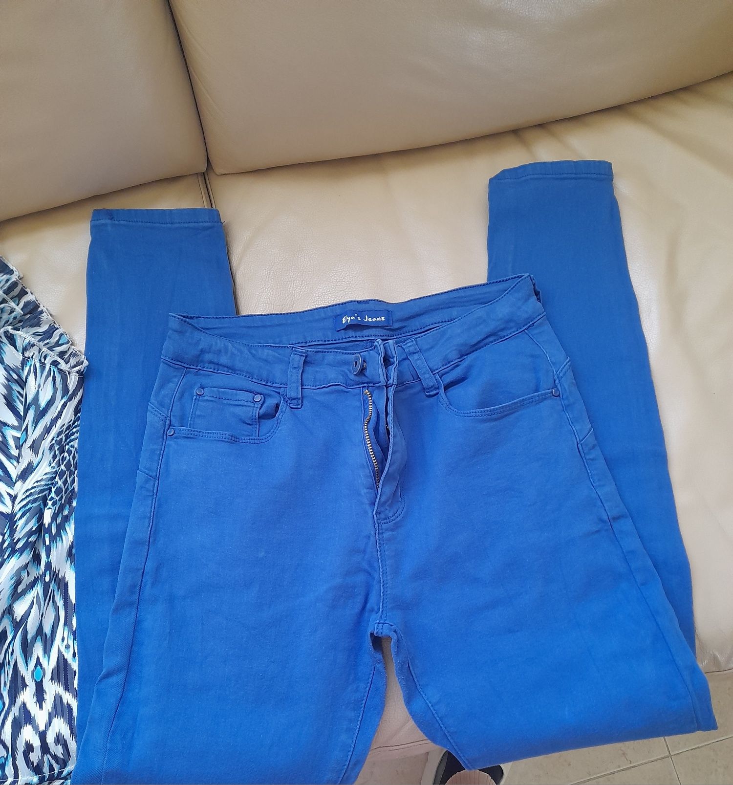 Conj. Calças e blusa