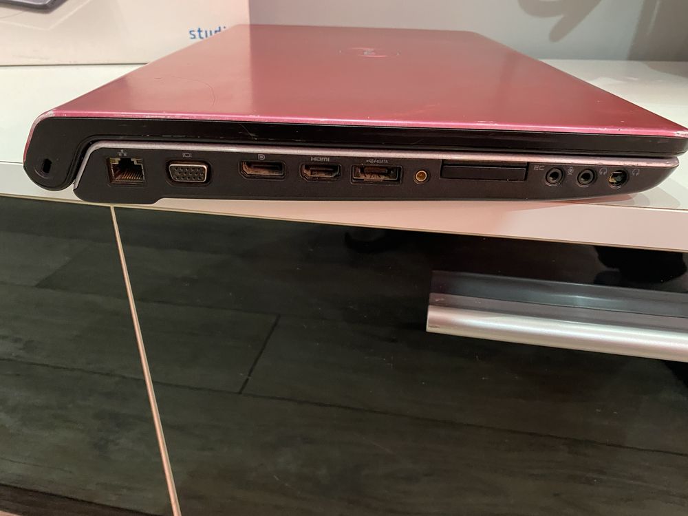 Laptop DEII Studio 1749