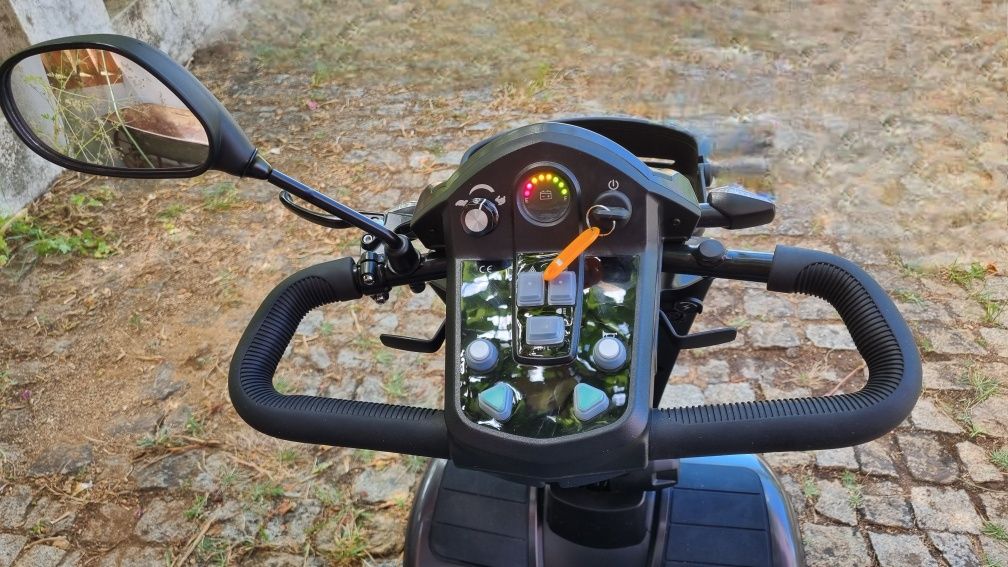 Scooter Stannah MOPI nova para pessoas com mobilidade reduzida