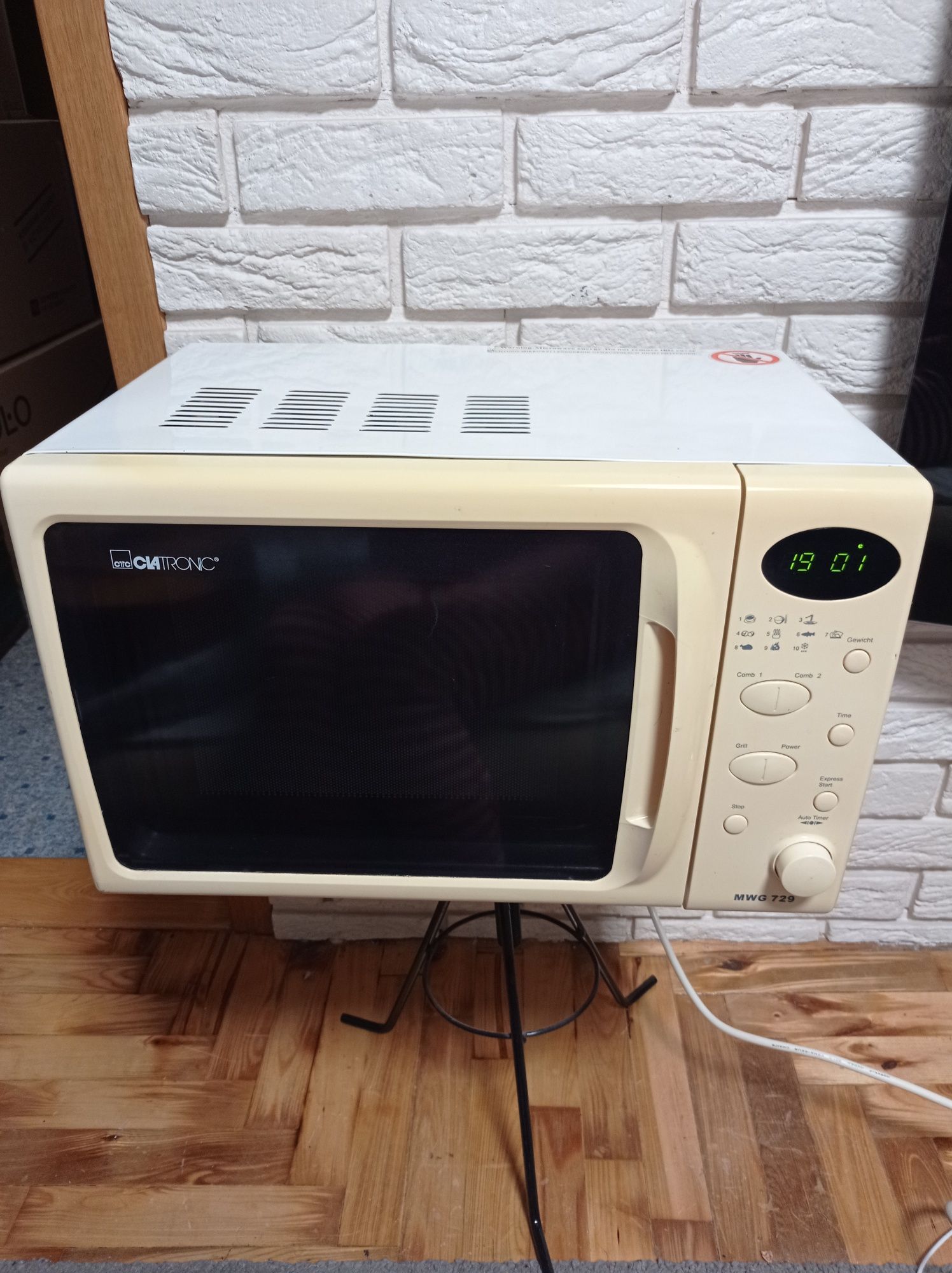 Микроволновая печь Clatronic