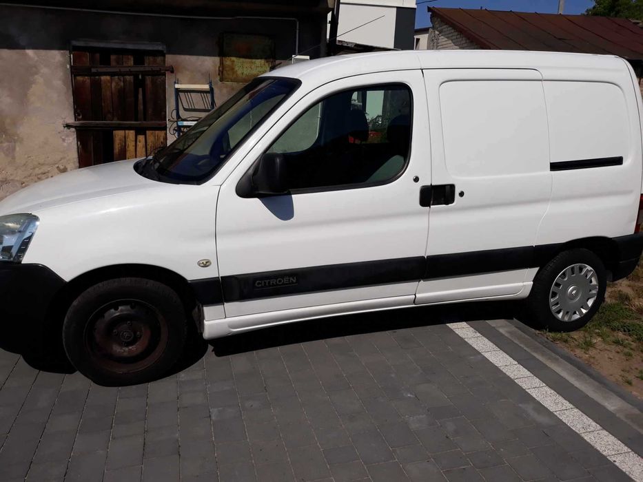 Sprzedam samochód dostawczy Citroen Berlingo.