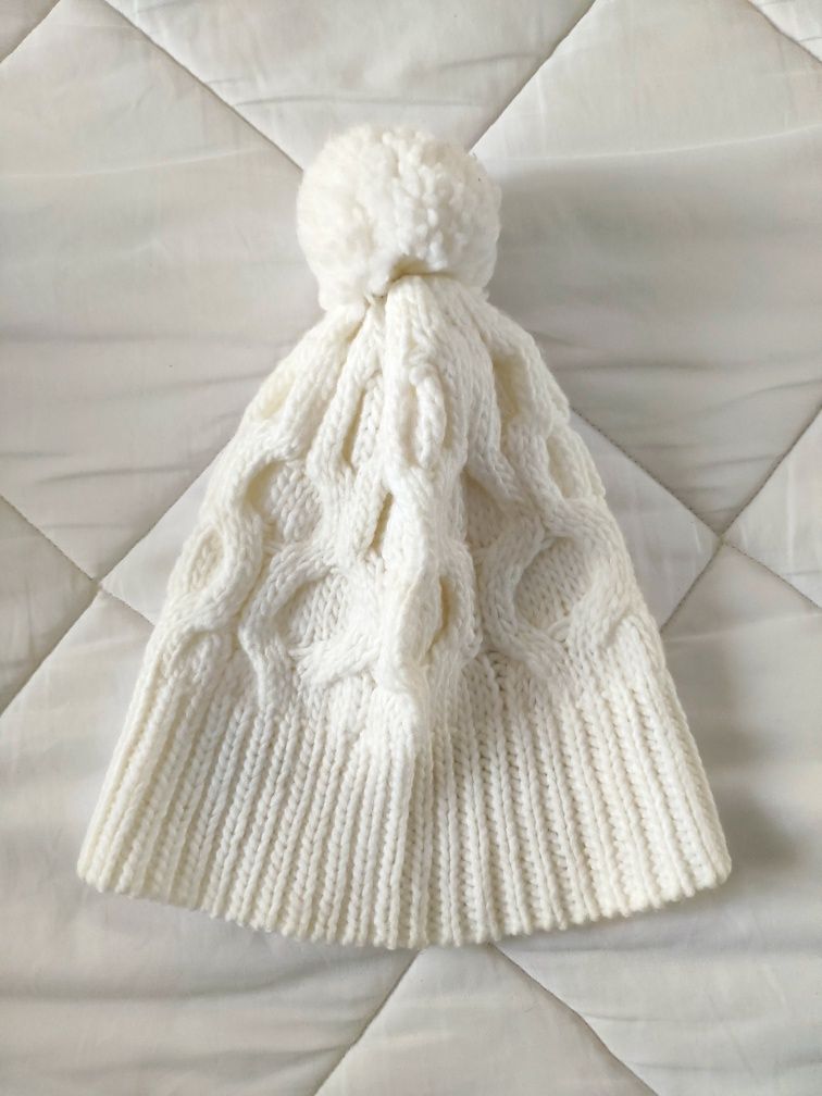 Cachecol e gorro branco