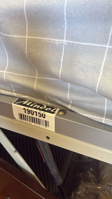 Cama de casal com cabeçeiras