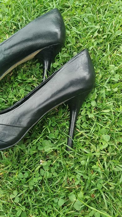 Czarne szpilki Aldo 40 skórzane