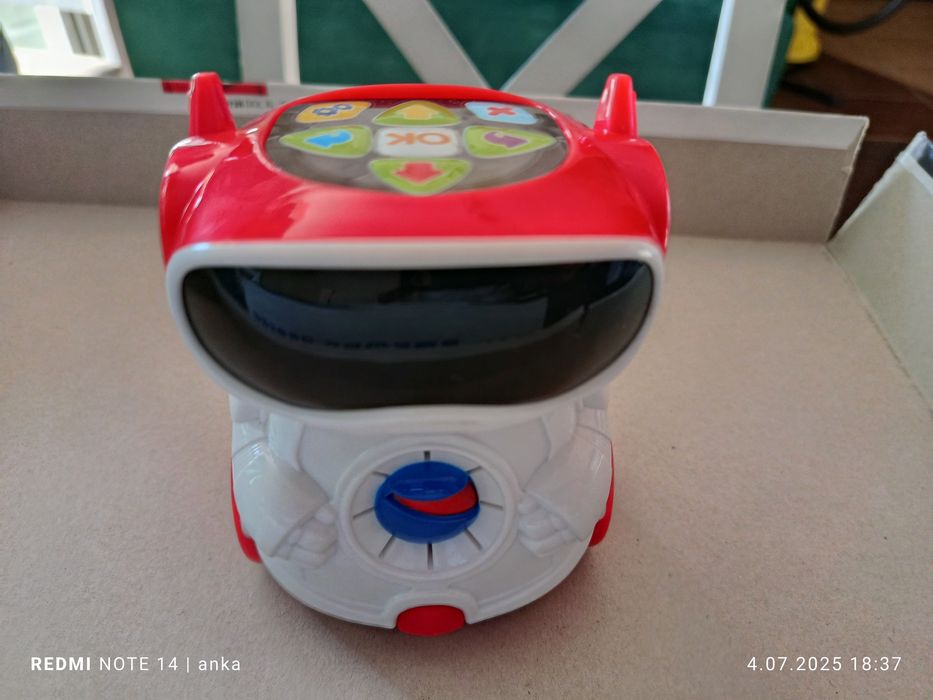 Doc mówiący robot edukacyjny Clementoni