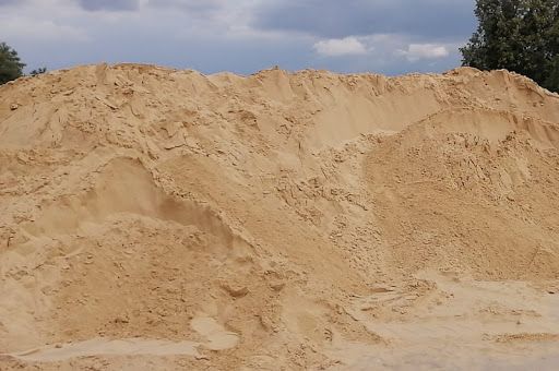 Gruz ziemie kruszywa humus kamien piasek