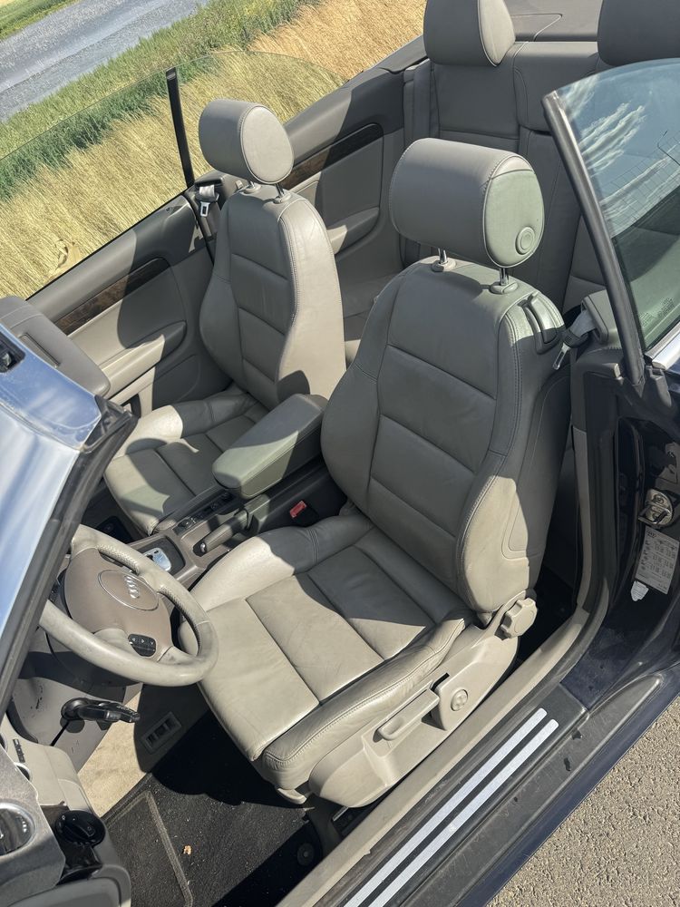 Audi A4 Cabriolet 2.4 V6 Automat | Skóra | R19 Felgi