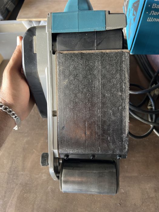 Lixadeira de rolo Makita 9403