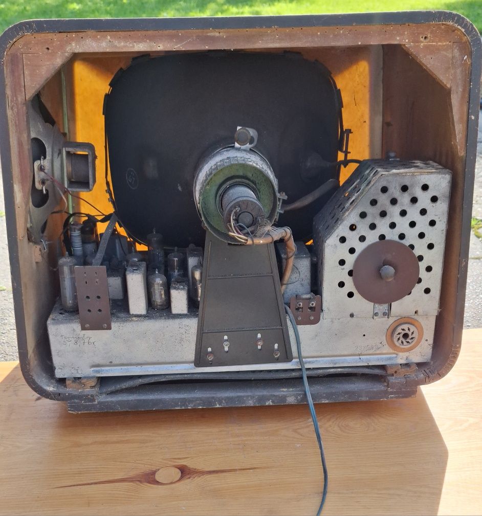 Zabytkowy Kompletny Telewizor Neptun OT 1401