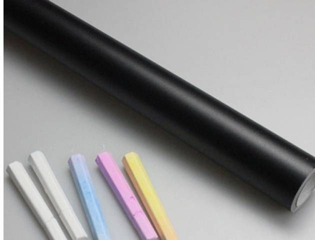 tablica kredowa samoprzylepna na ścianę z kredą dla dzieci 45x100 cm