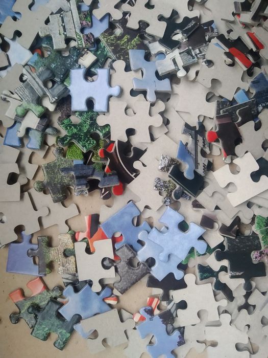 Пазлы Гоночная машина 260 элементов.