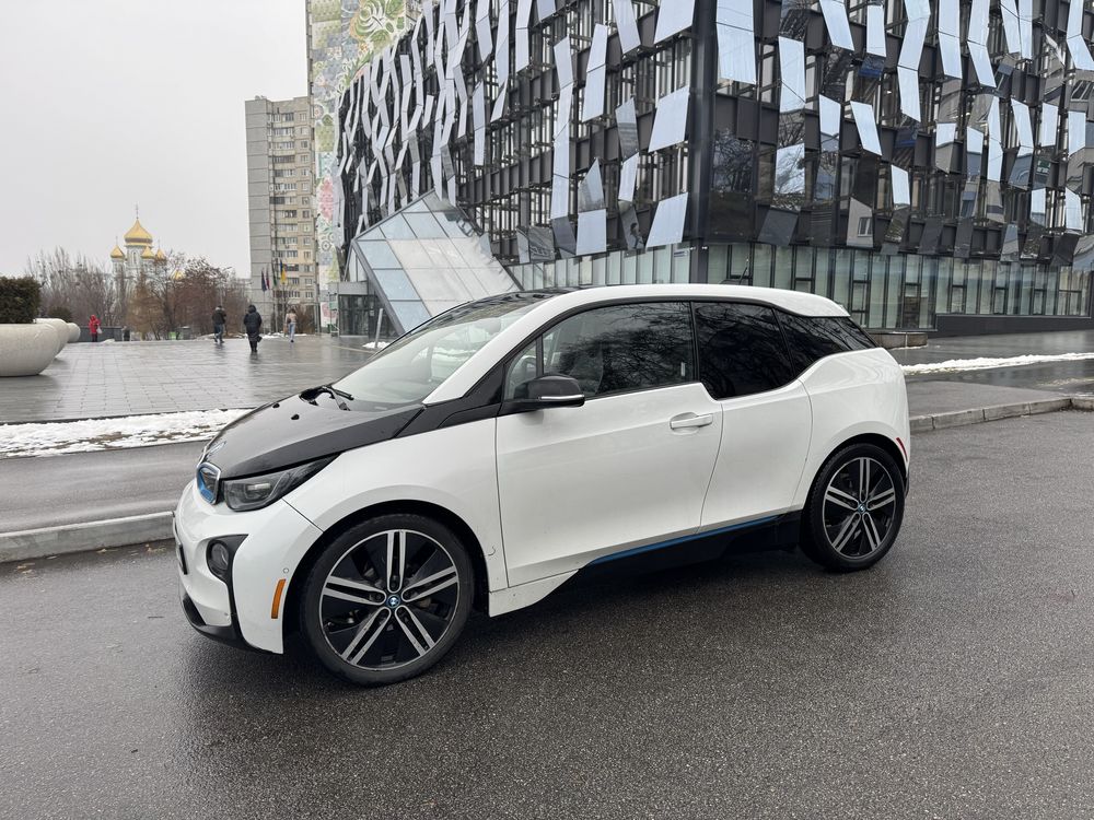 BMW I3 2015, отличное состояние, быстрая зарядка, комплектация