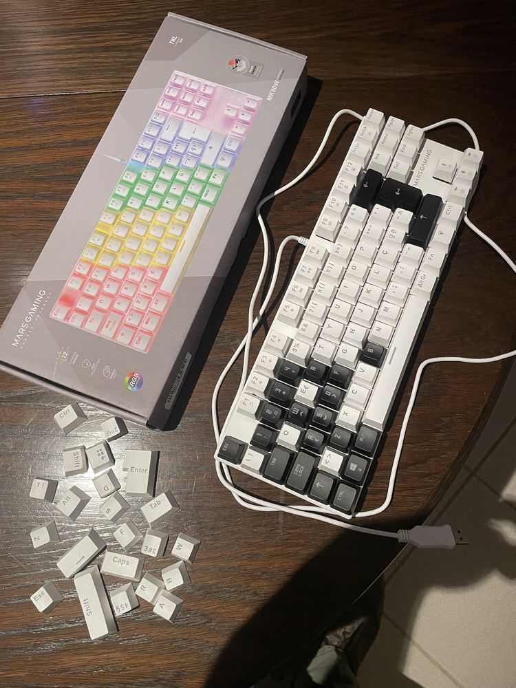 Conjunto de rato, teclado e headsets