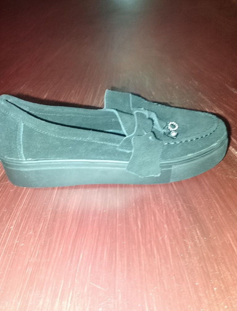 Лофери нат.замша р.39 900 грн.