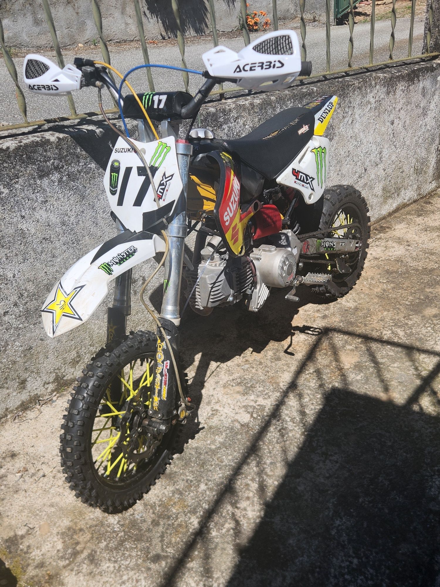Pit  bike  190cc. Negociável