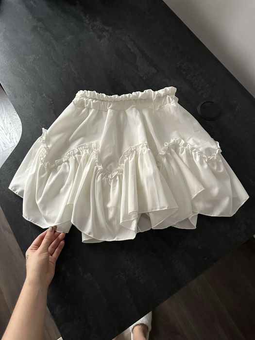 Біла юбка з шортиками