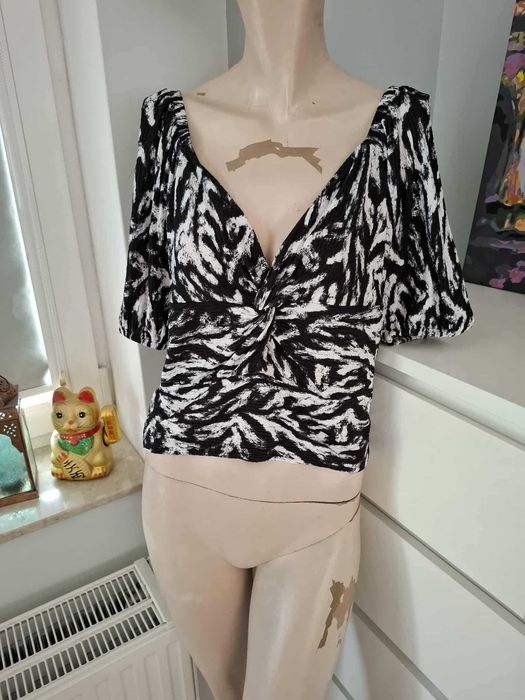 XL 42 czarna biała krótka bluzka crop top animal print zebra dekolt v