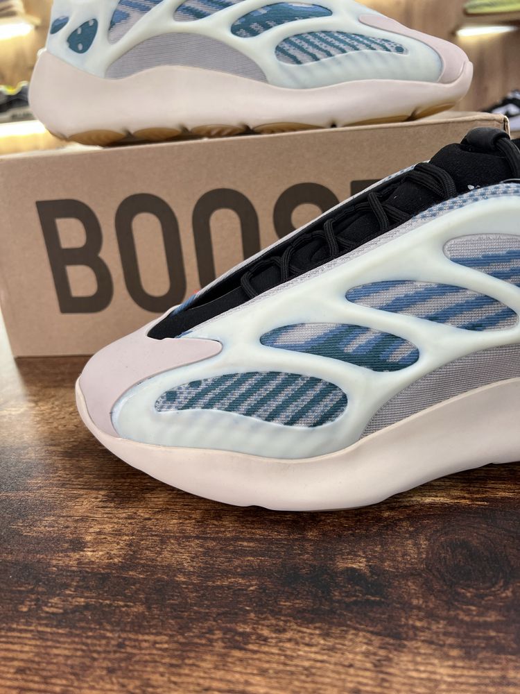 Кросівки Adidas x Yeezy 700v2 “Alvah” White / Blue