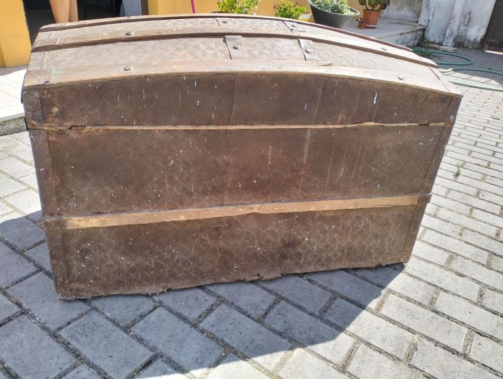 Baú/arca antiga para restauro