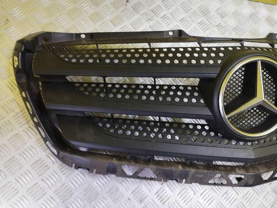 Решітка радіатора Спринтер 906 решетка радиатора Sprinter W906