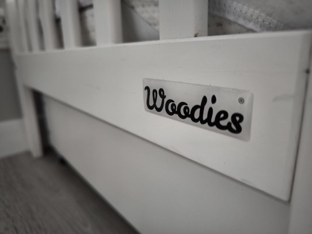 Łóżeczko niemowlęce Classic Cot 120×60 +przewijak+ materac Woodies