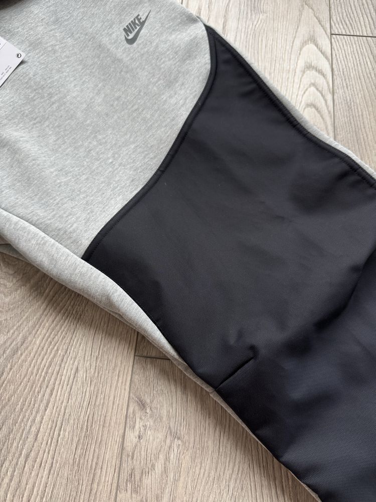 Штаны Nike Tech Fleece
