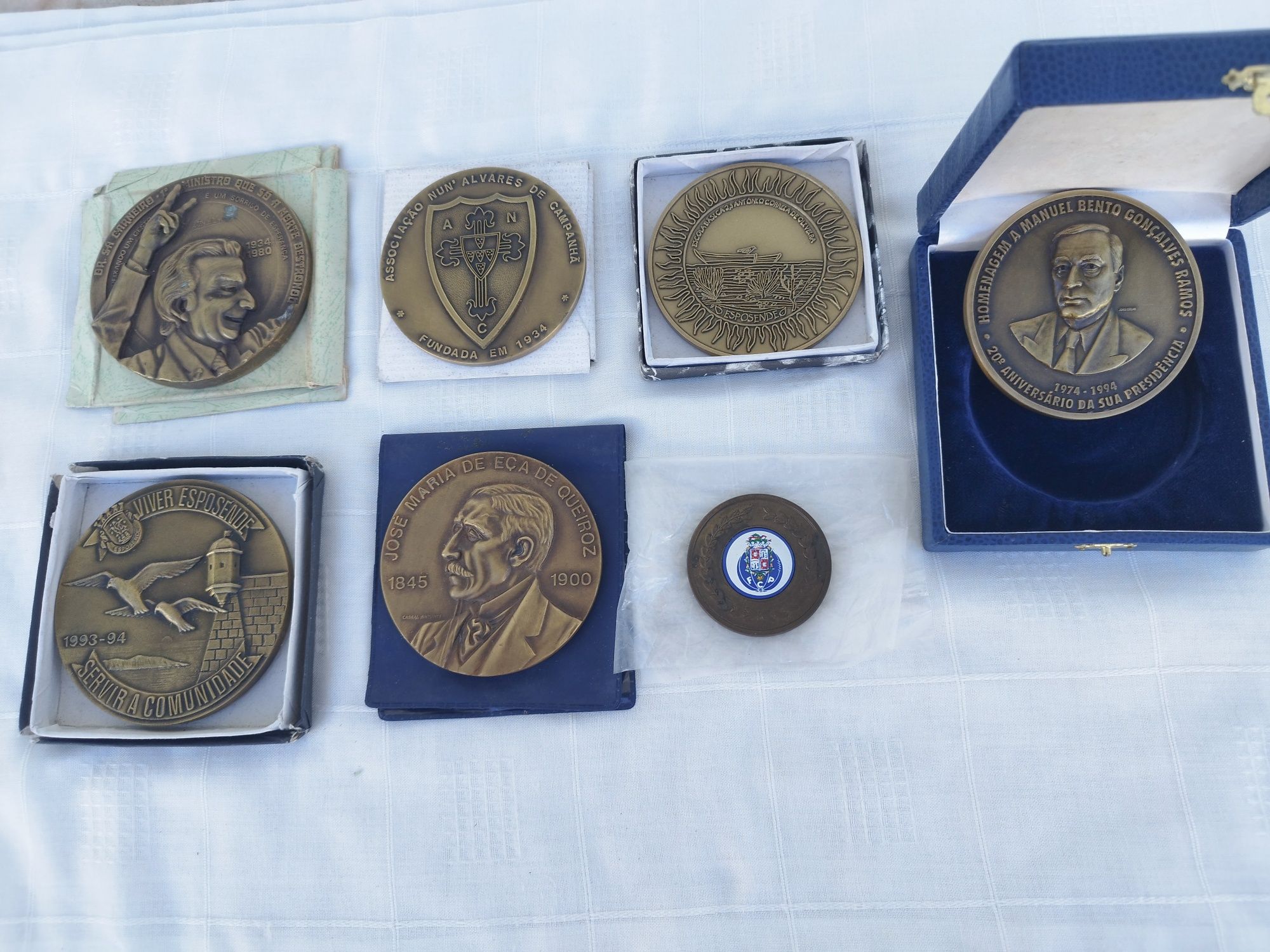 24 medalhões bronze