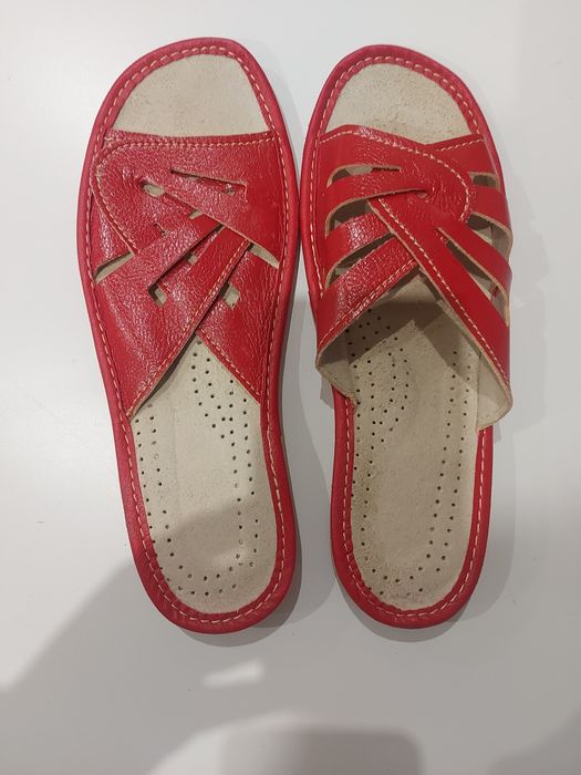 Papcie damskie ażurowe 41