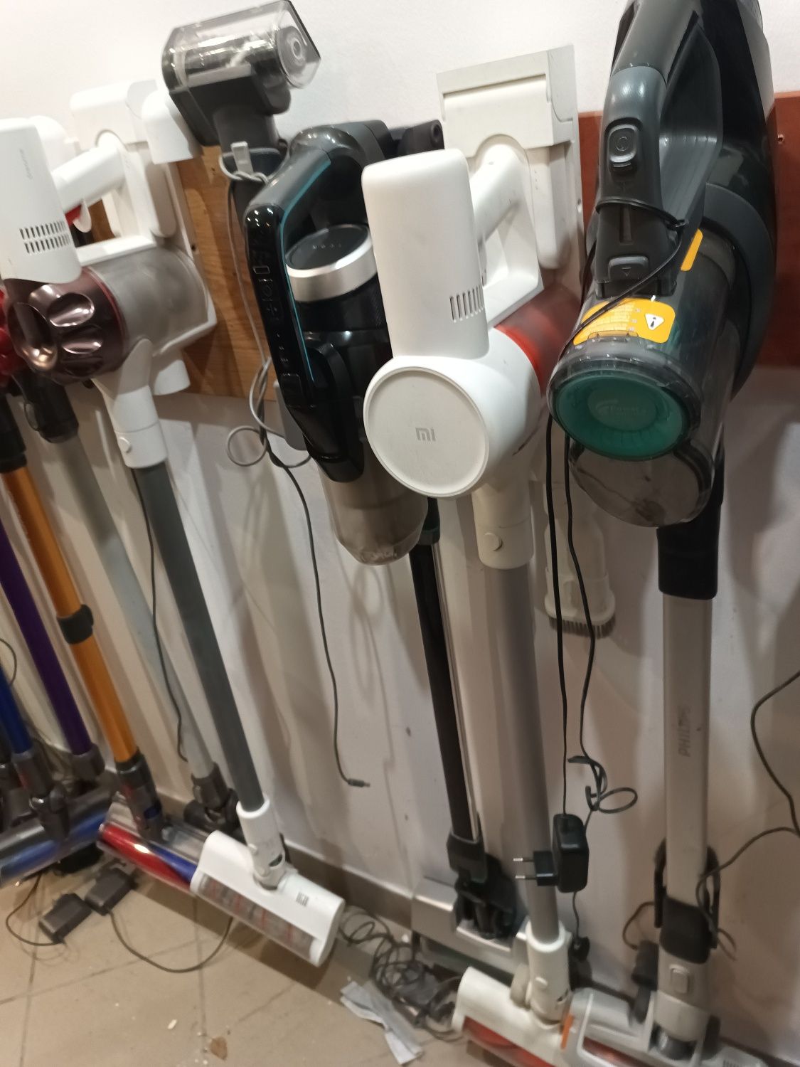 Odkurzacze przewodowe bezprzewodowe roboty
