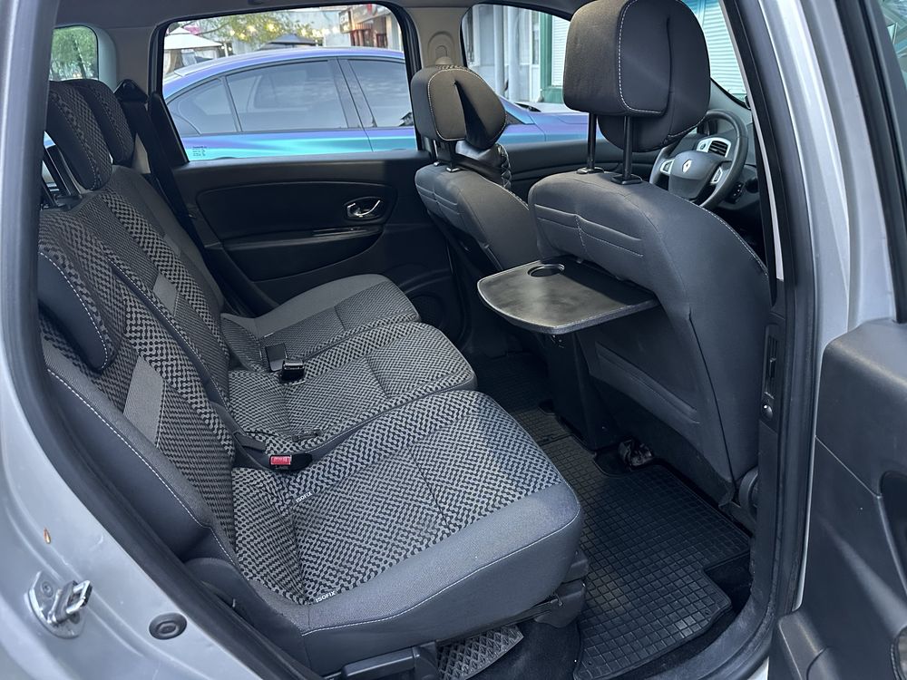 renault grand scenic 7 мест