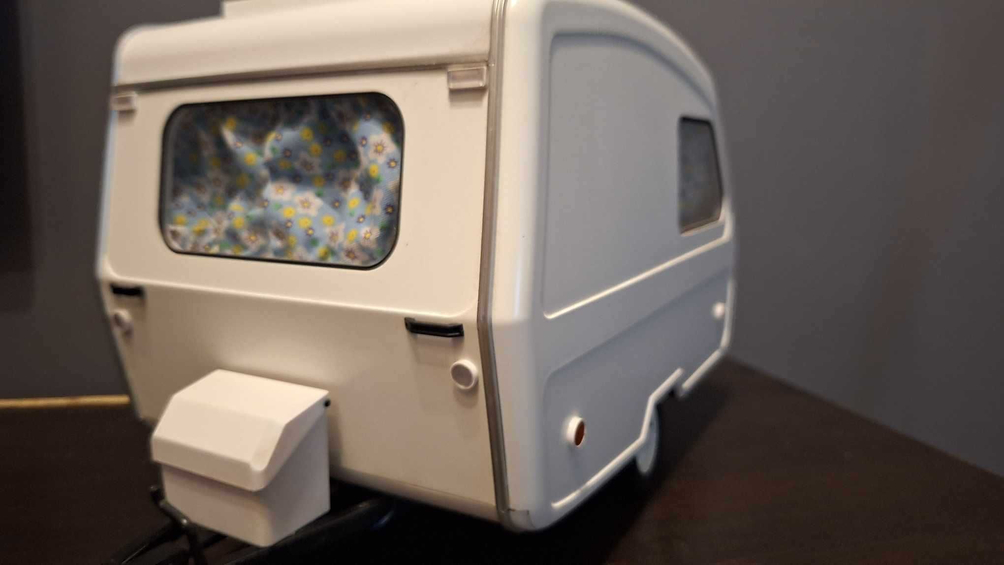 Model Fiat 126 z przyczepką 1:8 DeAgostini