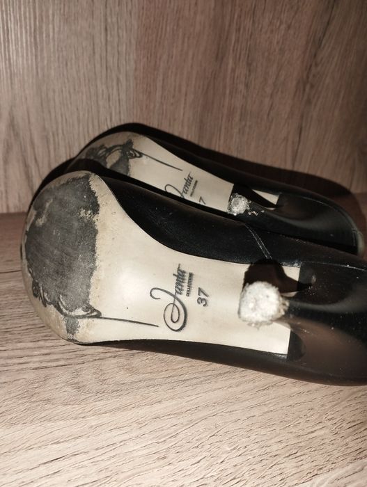 Eleganckie botki na szpilce