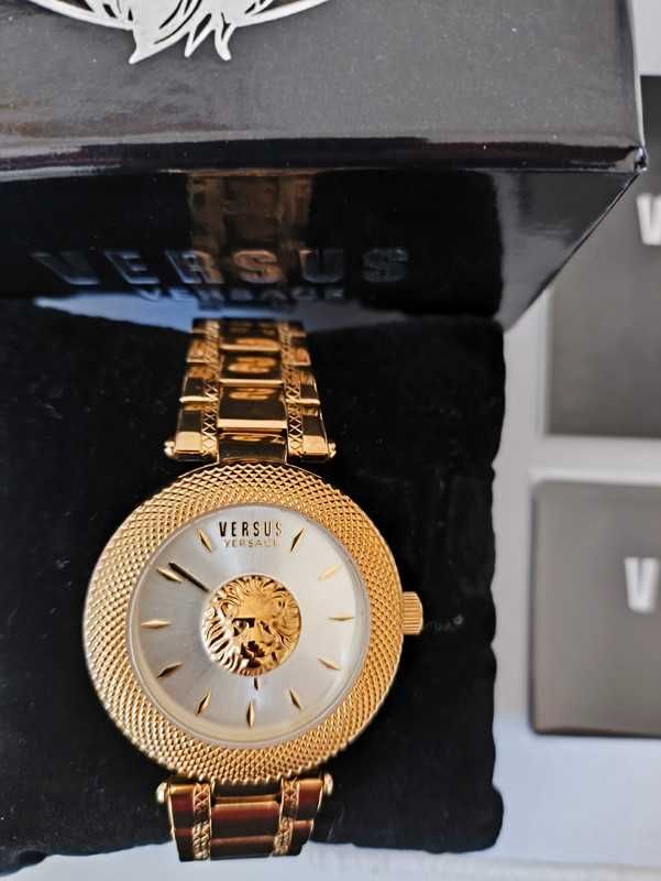 Relógio Versace dourado