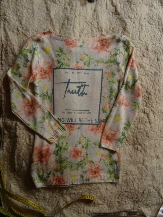 Cienki sweterek rozmiar M.