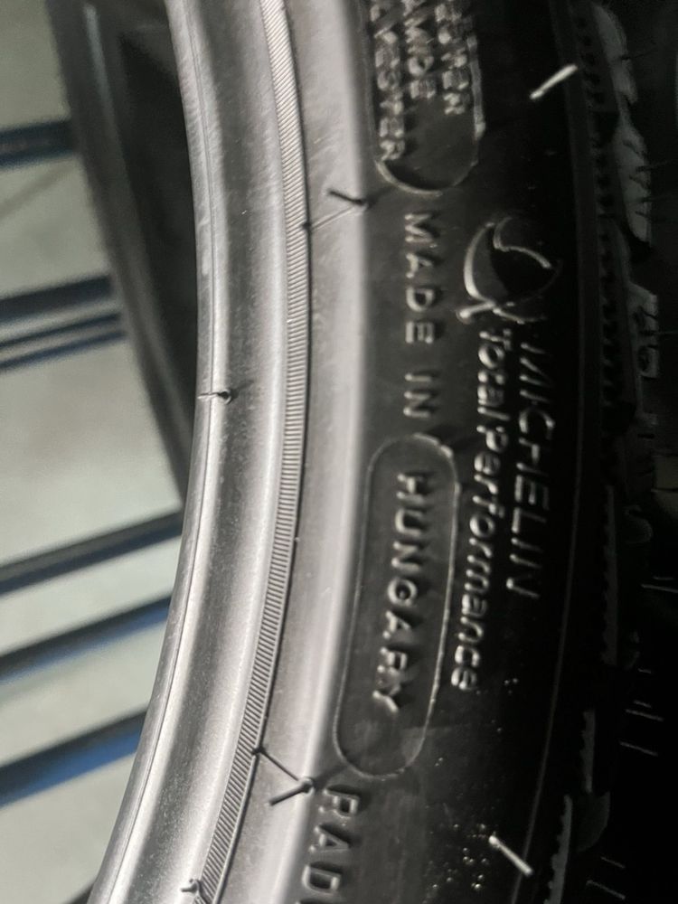 255/35/21 R21 Michelin Pilot Alpin 5 4шт нові зима