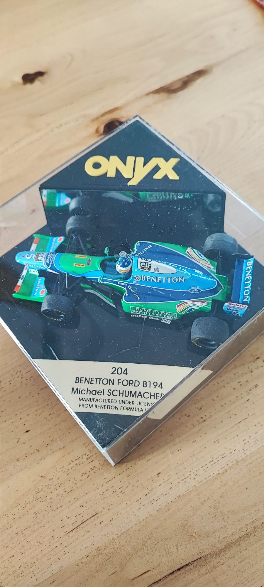 Onyx Fórmula 1, cinco itens