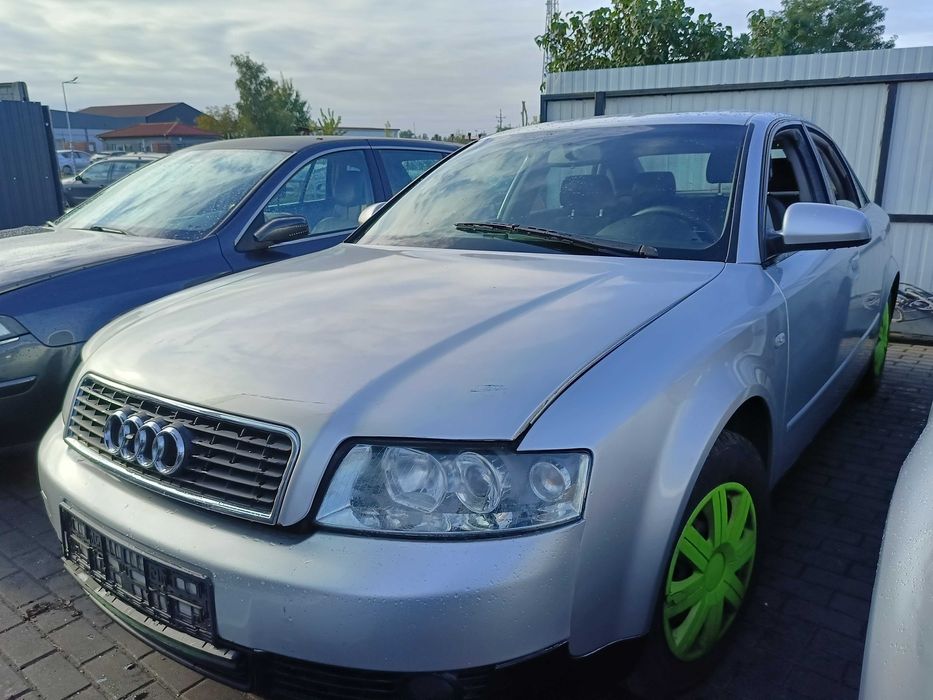 Audi A4 B6 wszystkie części błotnik klapa silnik lampa 2000 LY7W