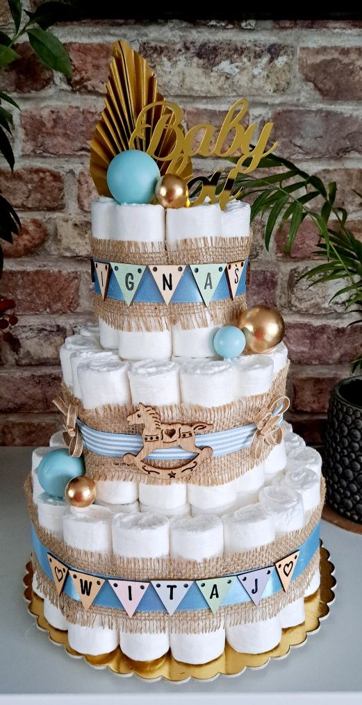 Tort pieluszkowy z pampersów pieluch pieluszek baby shower prezent