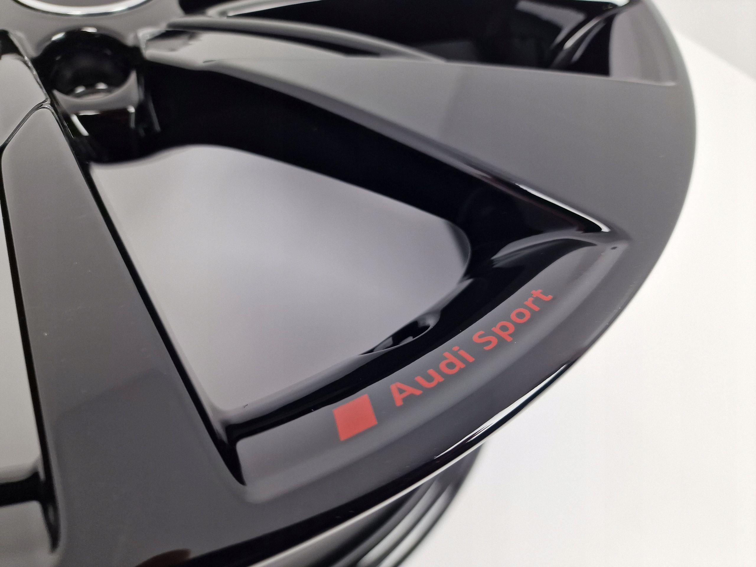 Oryginalne Felgi Audi 18 S3 A3 A4 A6 A8 Q2 Q3 TT