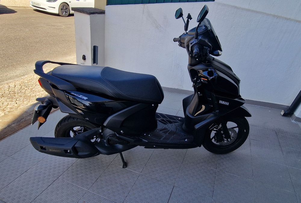 Yamaha RayZR