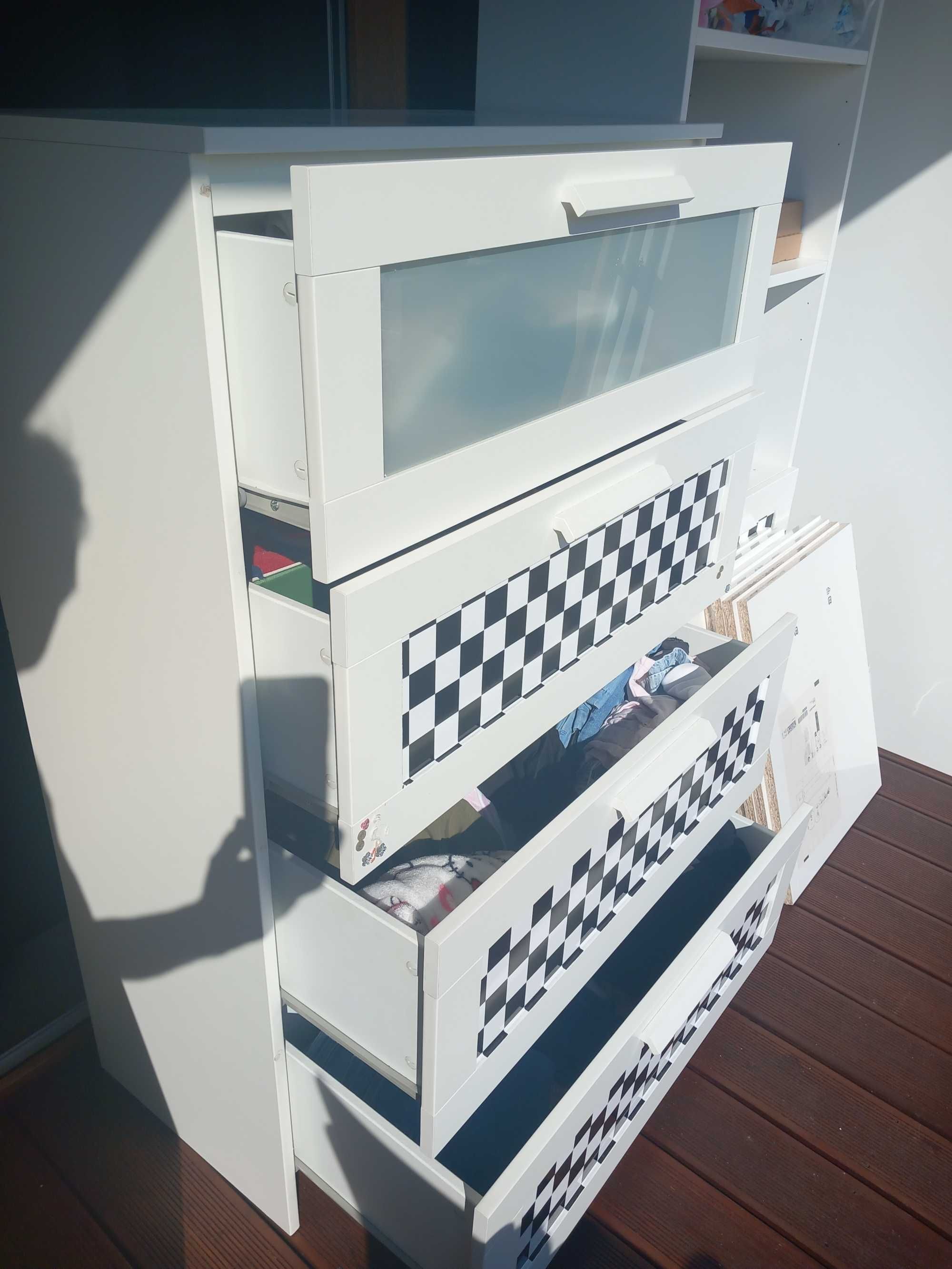 Komoda IKEA z 4 szufladami  STUVA  stan bardzo dobry .903.920.46