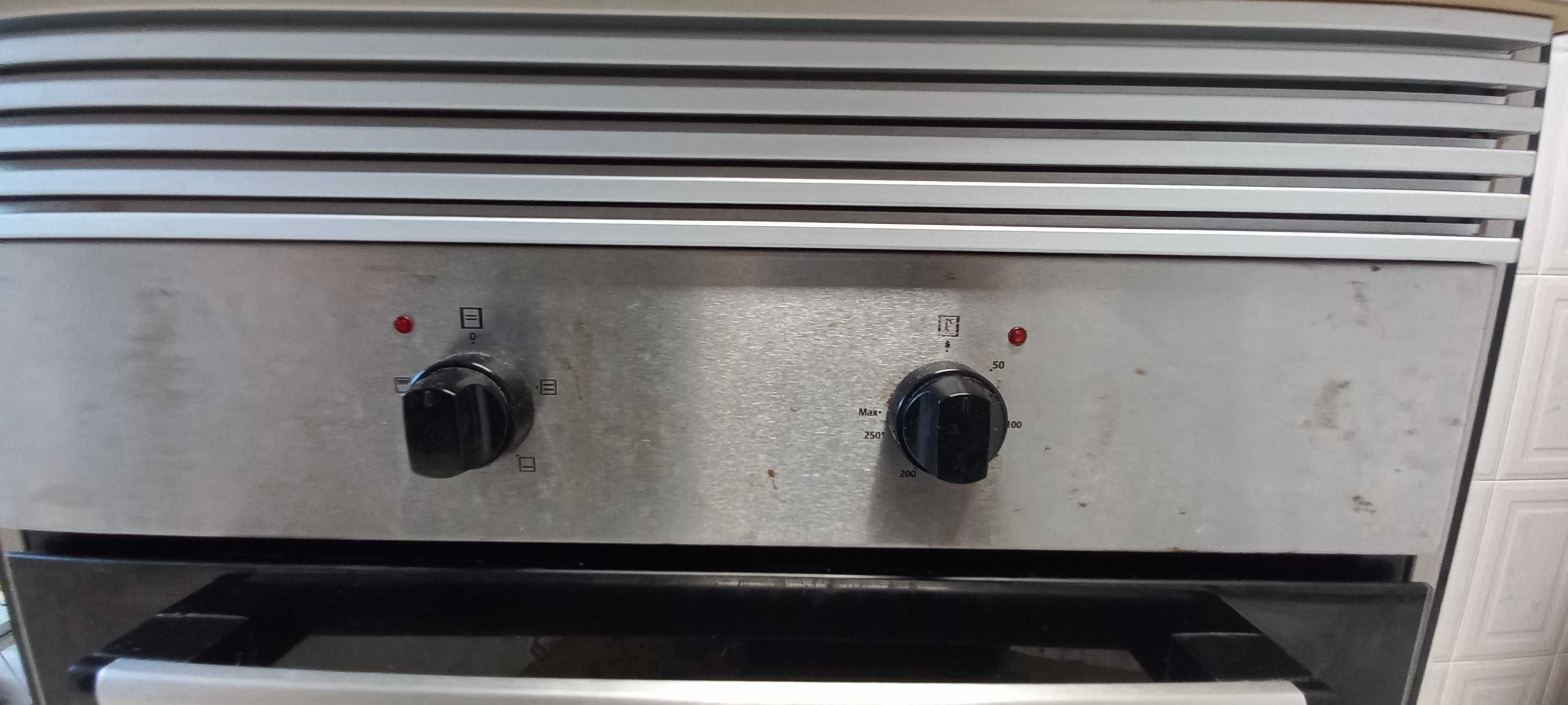 Forno KUNFT a funcionar bem em boas condições  as imperfeições.