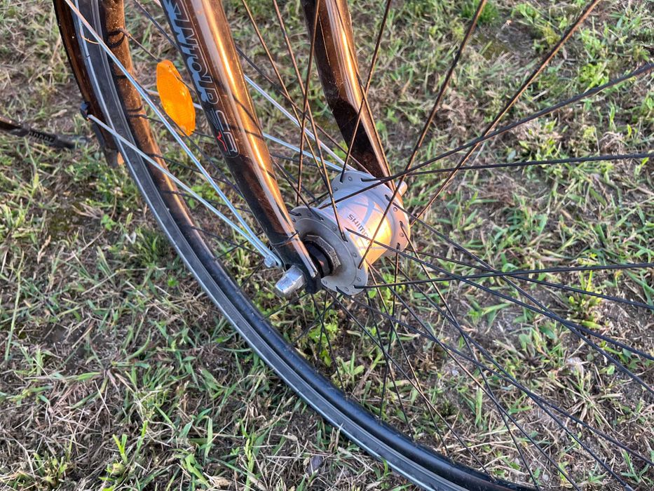 Rower trekkingowy - miejski 28", stan bdb, amortyzatory, oświetlenie